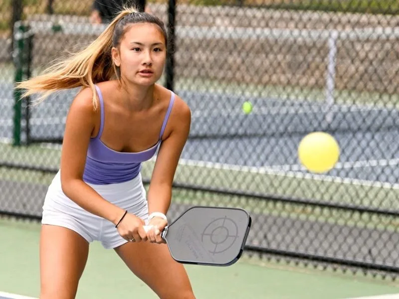 vot pickleball cho nguoi moi choi cach chon vot de danh