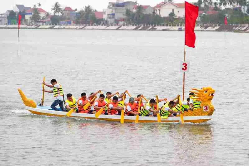 đua thuyền rồng