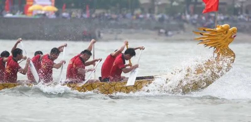 đua thuyền rồng