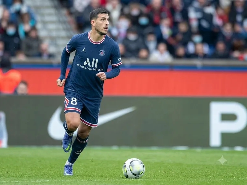 Paredes từng thi đấu cho PSG, Roma, Juventus trước khi trở lại Boca Juniors.