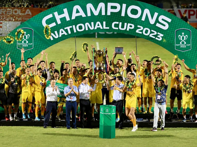 Đông Á Thanh Hóa giành Cúp Quốc gia 2023 sau chiến thắng trên loạt sút luân lưu đầy kịch tính.