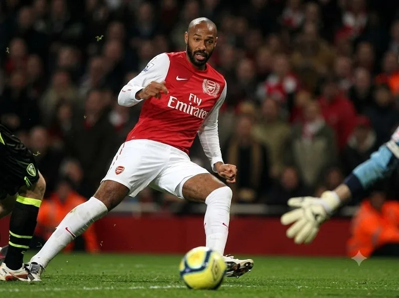 Khoảnh khắc trở lại Arsenal giúp Thierry Henry tái hiện hình ảnh quen thuộc trong lòng người hâm mộ London.
