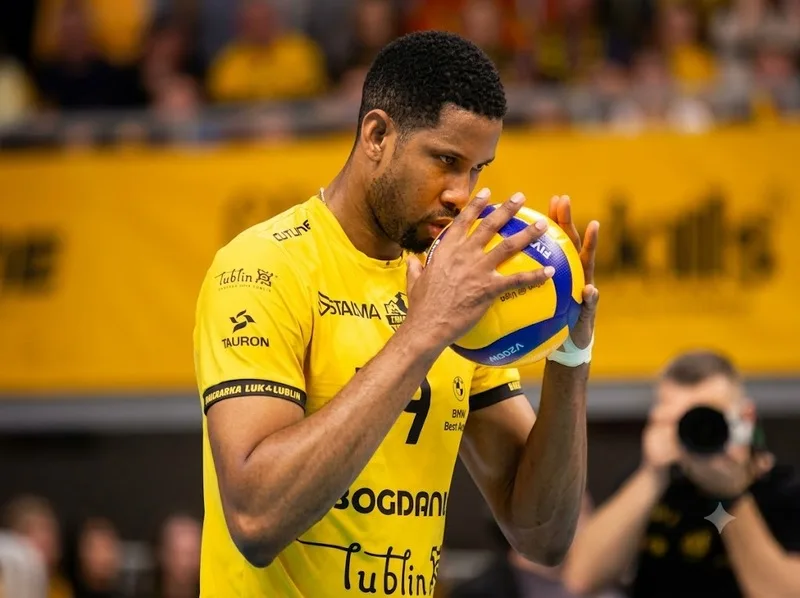 Leon ghi dấu tại Zenit Kazan, Perugia và Bogdanka LUK Lublin.