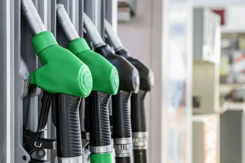 Kiểm tra động cơ ô tô và xe máy để đảm bảo độ tương thích với ethanol.