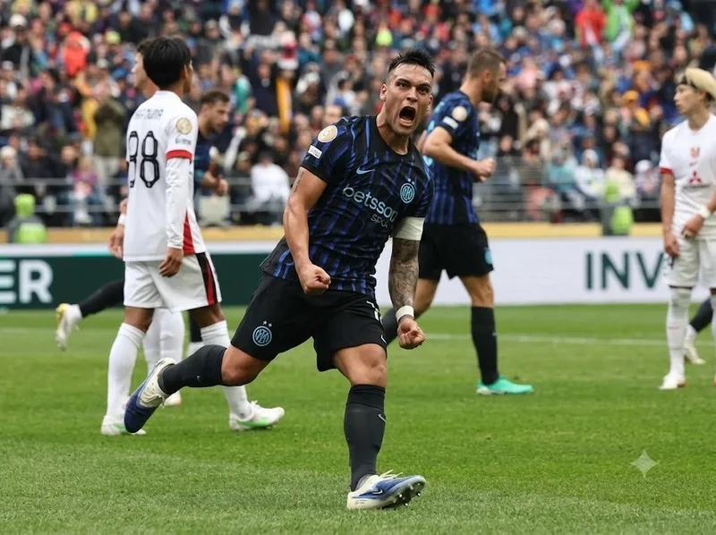 Lautaro Martinez ghi dấu ấn lịch sử tại Inter Milan với vai trò thủ lĩnh hàng công Nerazzurri