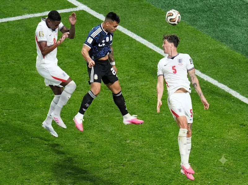 Cầu thủ bóng đá Lautaro Martinez nổi bật với lối chơi mạnh mẽ, khả năng pressing và dứt điểm toàn diện