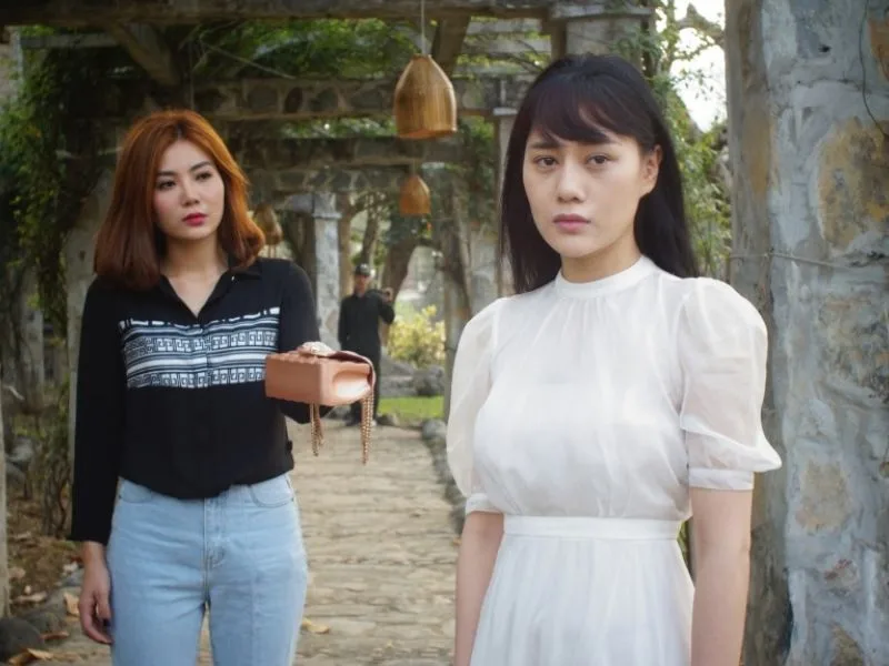 dien vien thanh huong hanh trinh tu san khau den vai dien tao dau an
