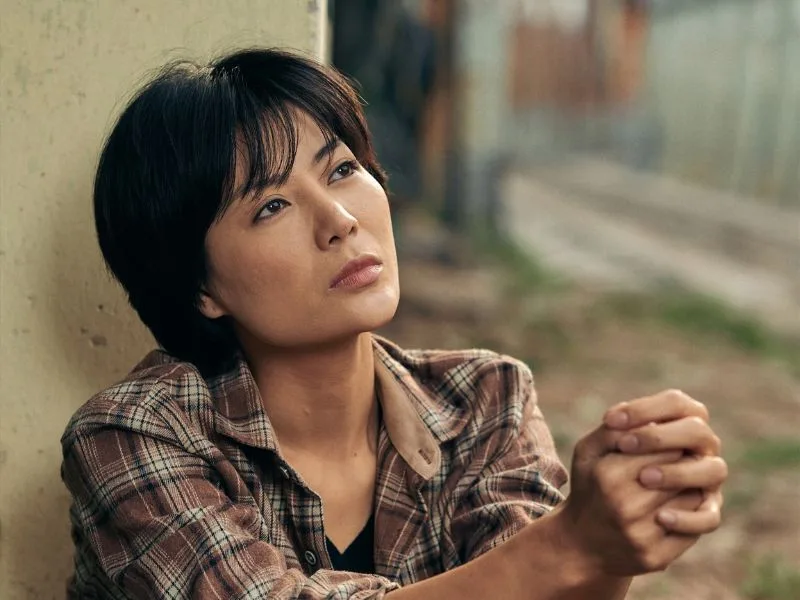 dien vien thanh huong hanh trinh tu san khau den vai dien tao dau an